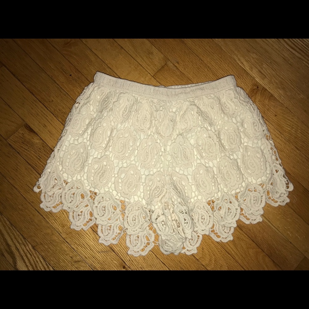 Love Culture Lace Fabric Shorts